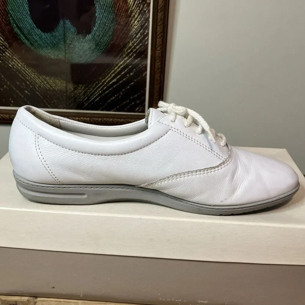 Easy Spirit Anti-Gravity IQ Motion Leather Shoes Women’s Size 7.5 White Comfy